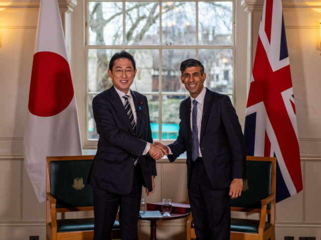 Rishi Sunak, UK prime minister, right, and Fumio Kishida, Japan's prime minister, during their bilateral meeting at the Tower of London in London, UK, on Wednesday, Jan. 11, 2023. The UK and Japan will allow military forces to be deployed to one anothers nations, as Tokyo expands bilateral cooperation with �K